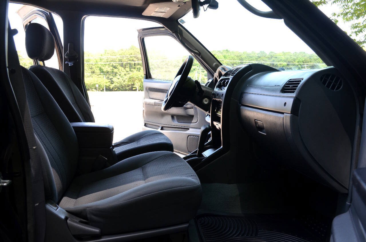 Used 2004 Nissan Xterra XE RWD image 8