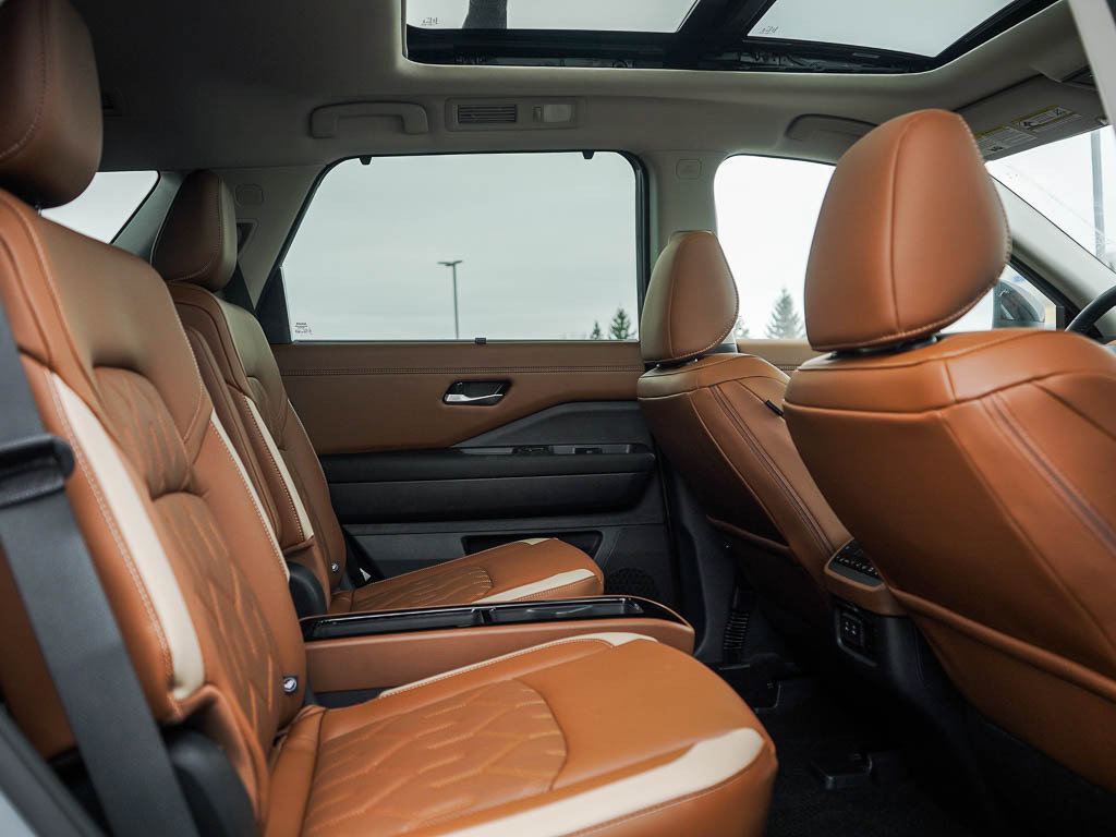 New 2026 Nissan Pathfinder Platinum AWD/4WD image 13