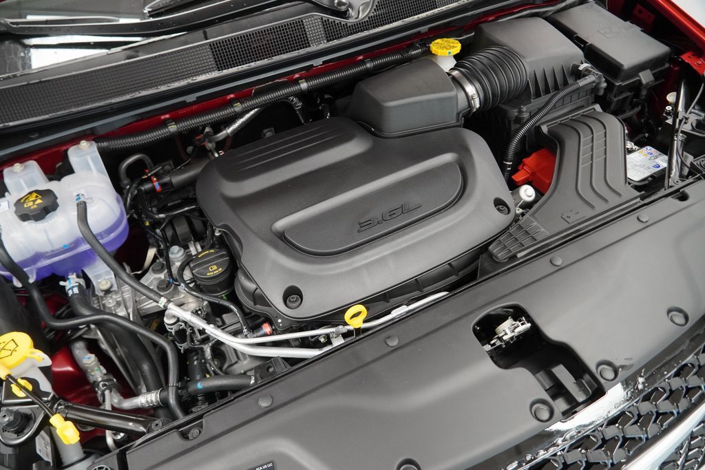 Certified 2025 Chrysler Pacifica Select image 45