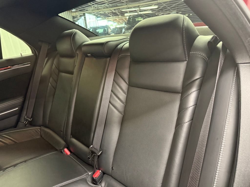 Used 2023 Chrysler 300 C RWD image 12