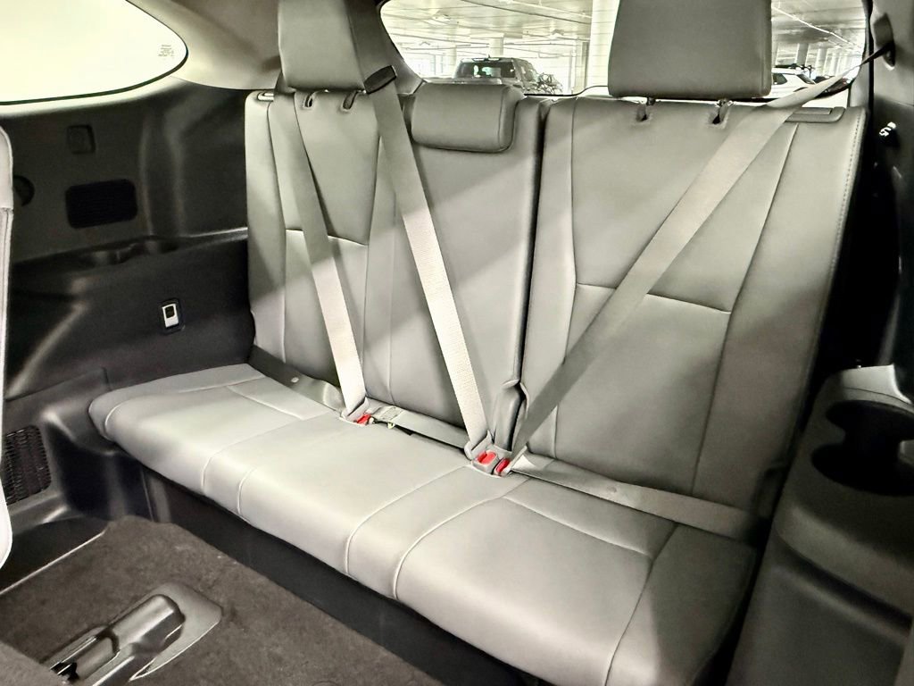 Used 2026 Toyota Highlander Platinum image 35