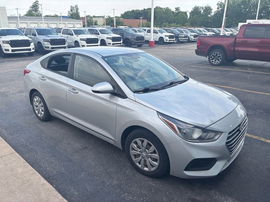 Used 2020 Hyundai Accent SE FWD image 3