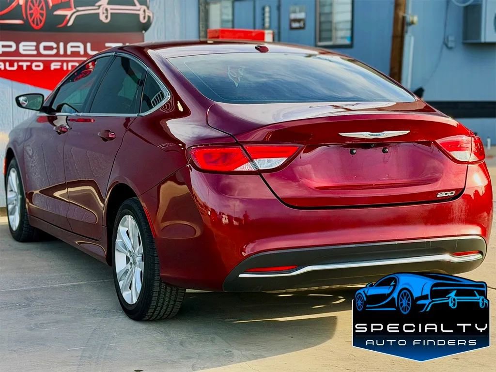 Used 2015 Chrysler 200 Limited w/ Convenience Group FWD image 4