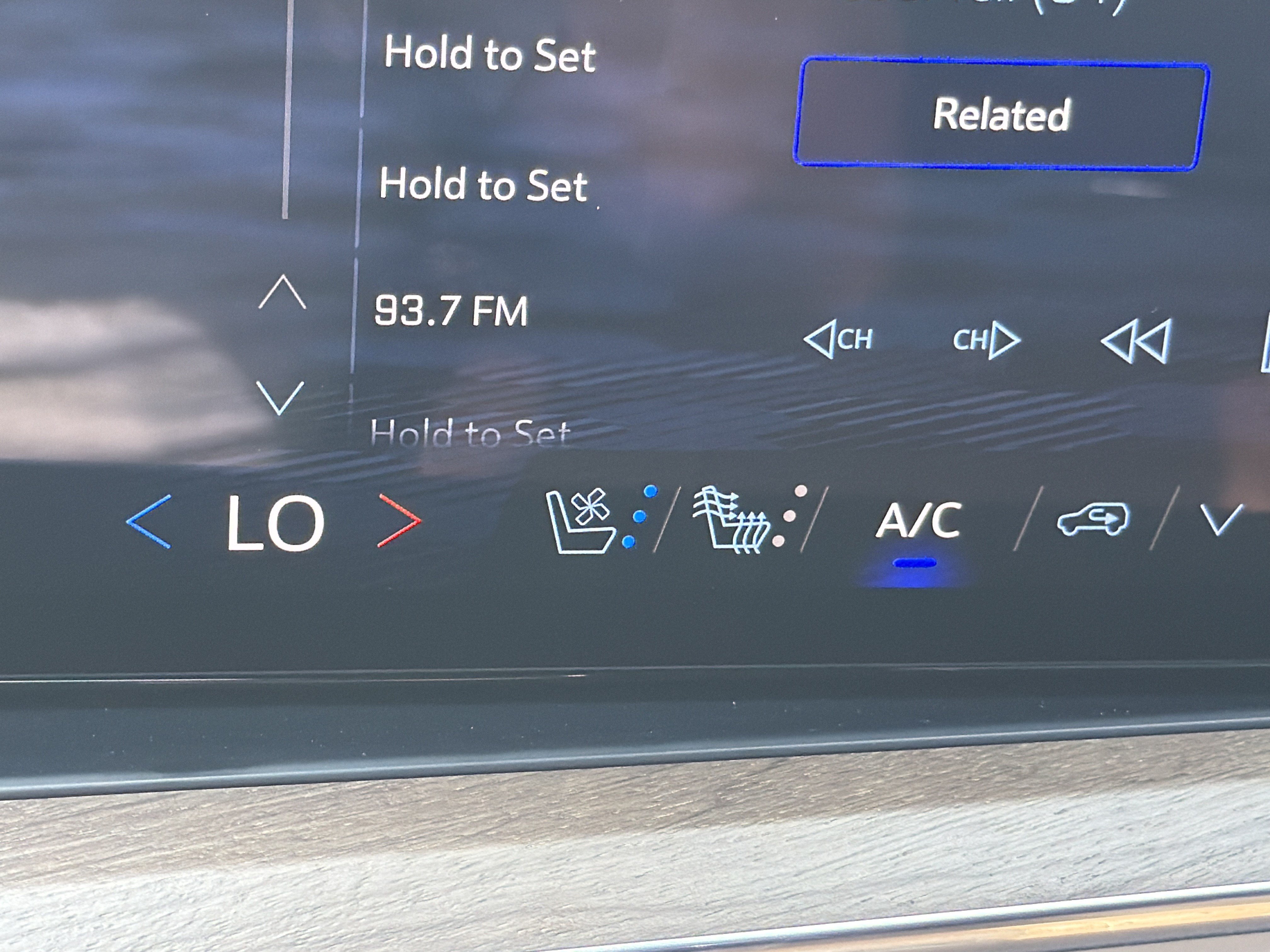 Used 2025 Chevrolet Suburban High Country AWD/4WD image 34