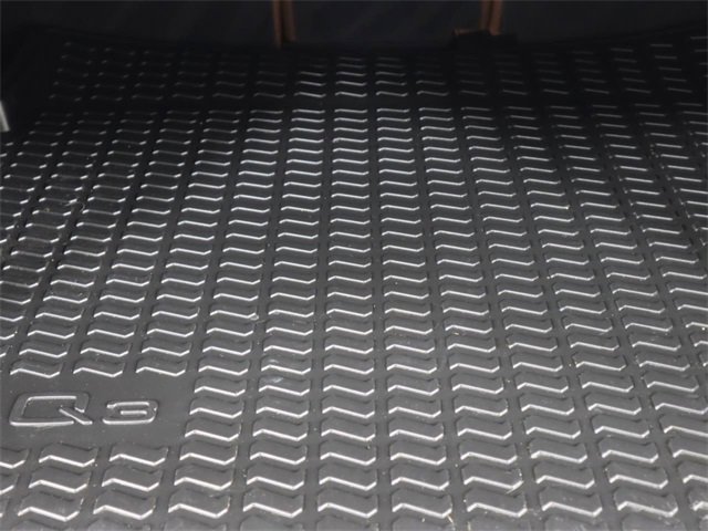 Certified 2025 Audi Q3 2.0T Premium image 23