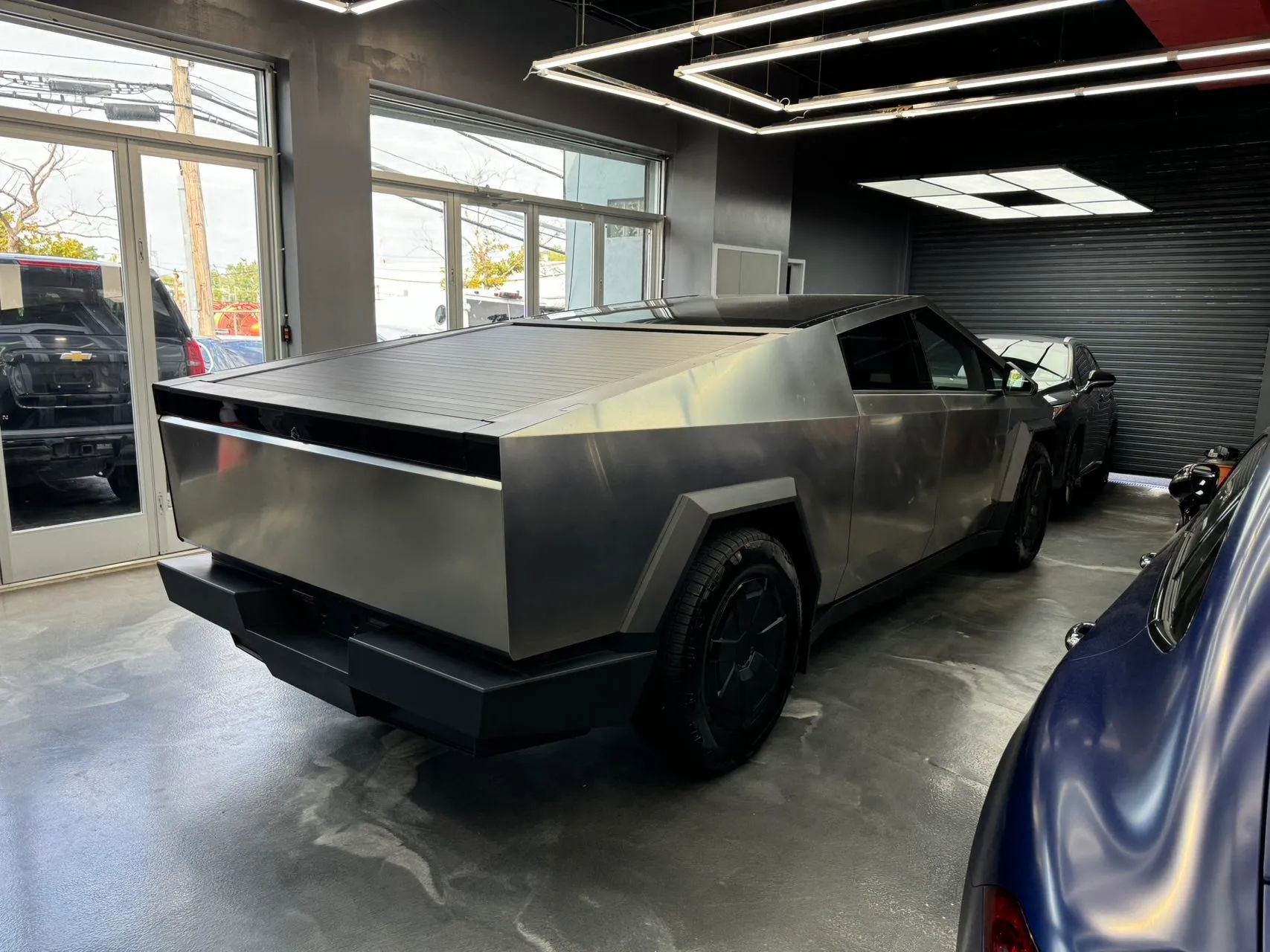 Used 2024 Tesla Cybertruck AWD Crew Cab image 25