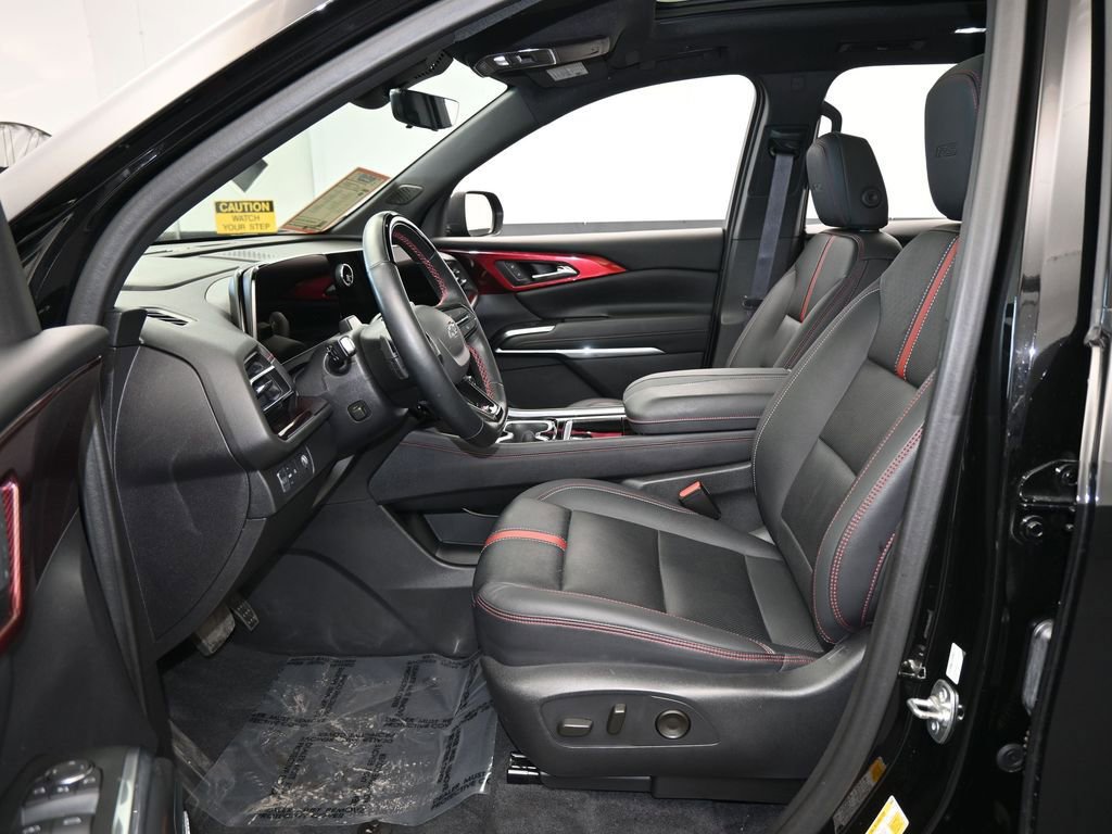 Used 2024 Chevrolet Traverse RS image 12