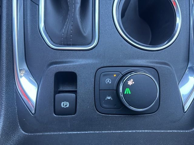 Used 2023 Chevrolet Traverse LT image 20