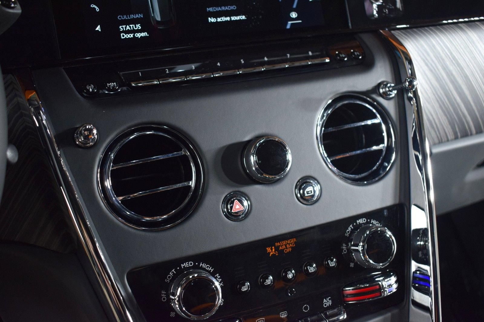 New 2026 Rolls-Royce Cullinan AWD/4WD image 35
