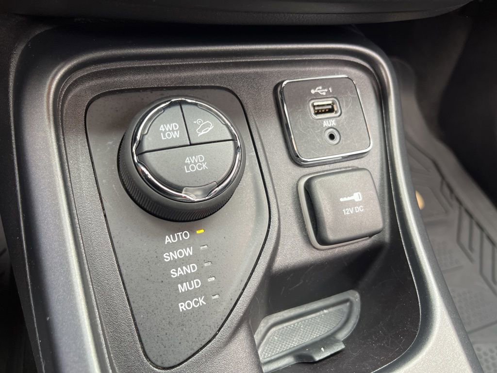 Used 2020 Jeep Compass Trailhawk image 38