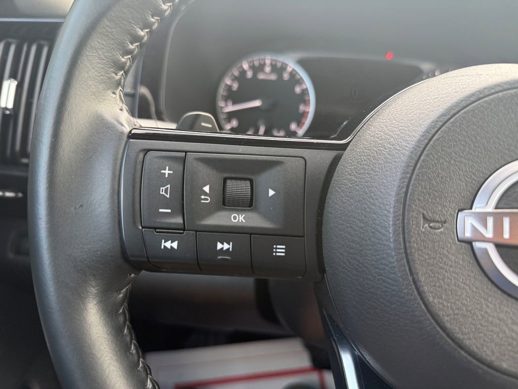 Used 2023 Nissan Pathfinder SV w/ Black Appearance Package image 22