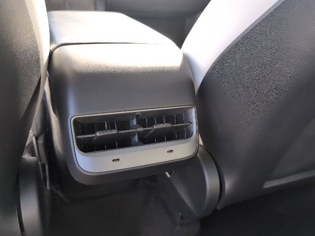 Used 2021 Tesla Model Y 2WD image 23