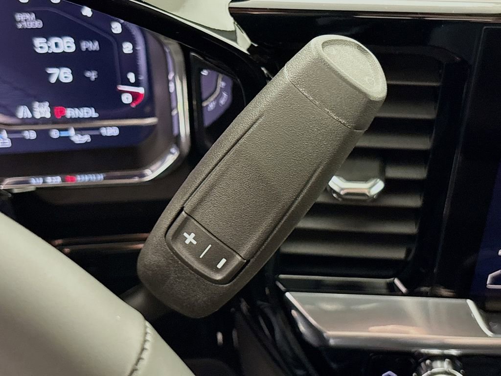 New 2025 GMC Sierra 3500 SLT w/ SLT Convenience Package image 17