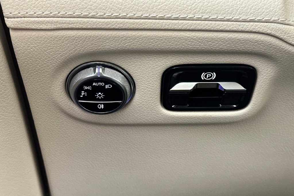 Certified 2024 Mercedes-Benz EQS 450+ 4MATIC SUV image 35