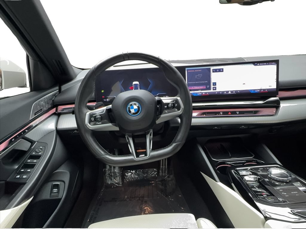 Used 2024 BMW i5 eDrive40i w/ Executive Package RWD image 41