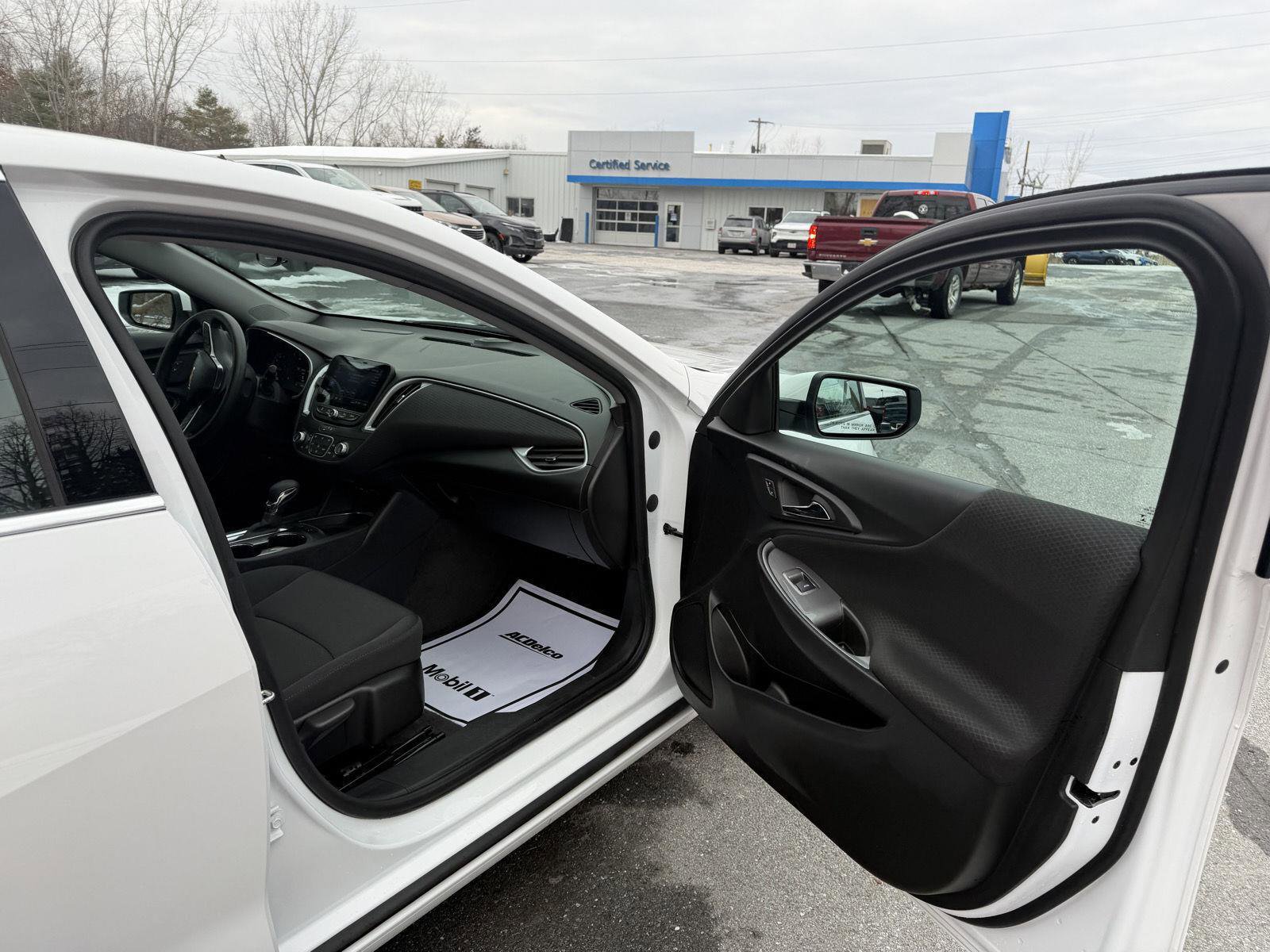 Certified 2024 Chevrolet Malibu LT image 17