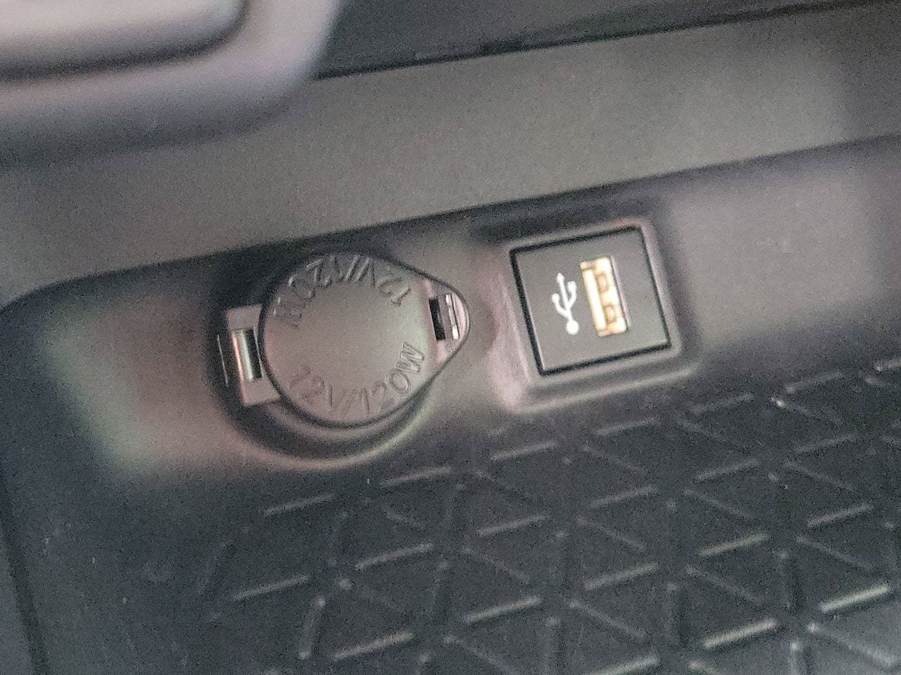 Used 2024 Toyota RAV4 LE FWD image 28