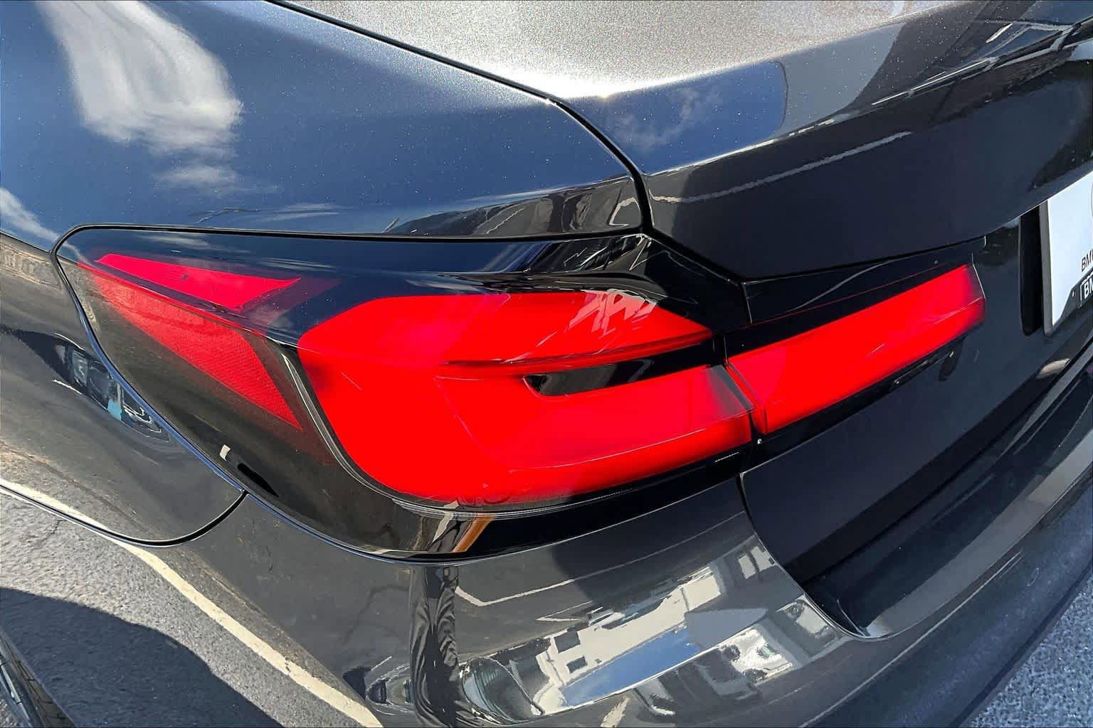 Used 2022 BMW 530i w/ Premium Package RWD image 27