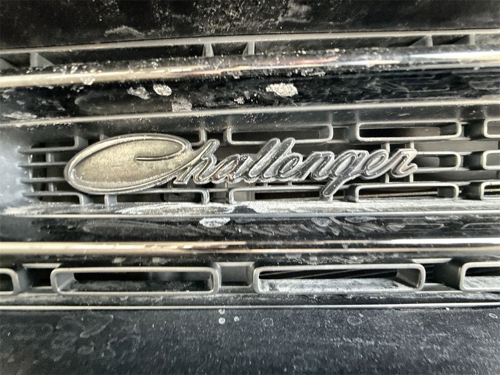 Used 2019 Dodge Challenger SXT w/ Blacktop Package image 28