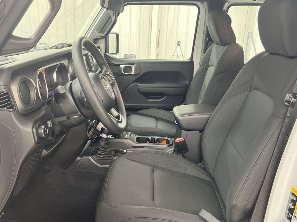Used 2023 Jeep Gladiator Sport AWD/4WD image 18