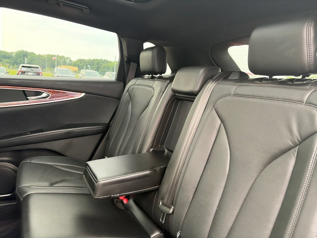Used 2017 Lincoln MKX Reserve AWD/4WD image 27