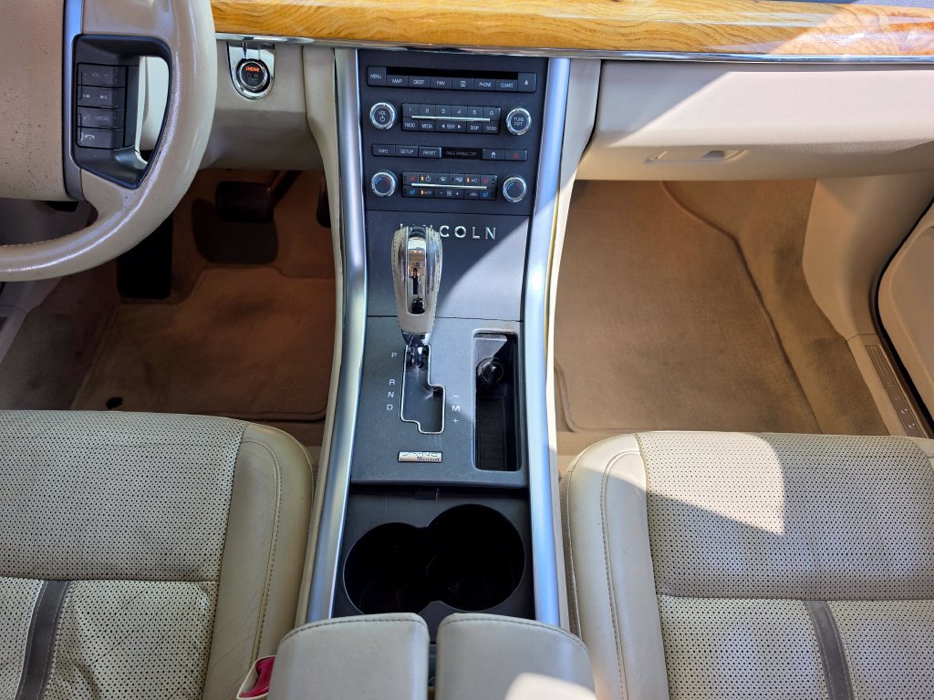 Used 2009 Lincoln MKS FWD image 26