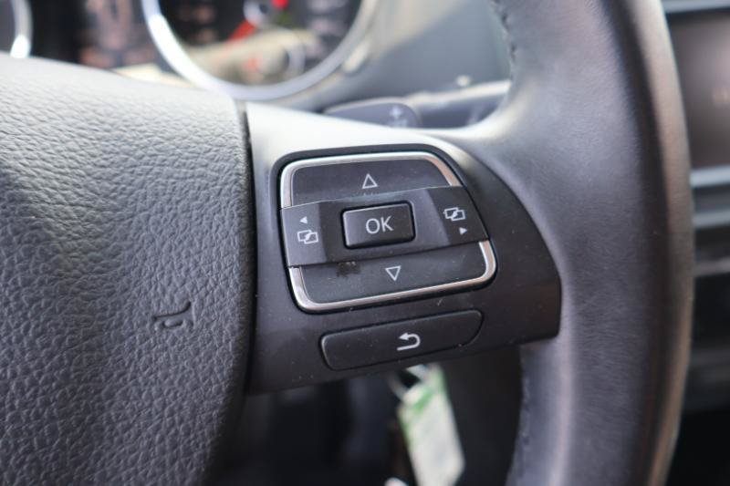 Used 2011 Volkswagen Golf TDI FWD image 21