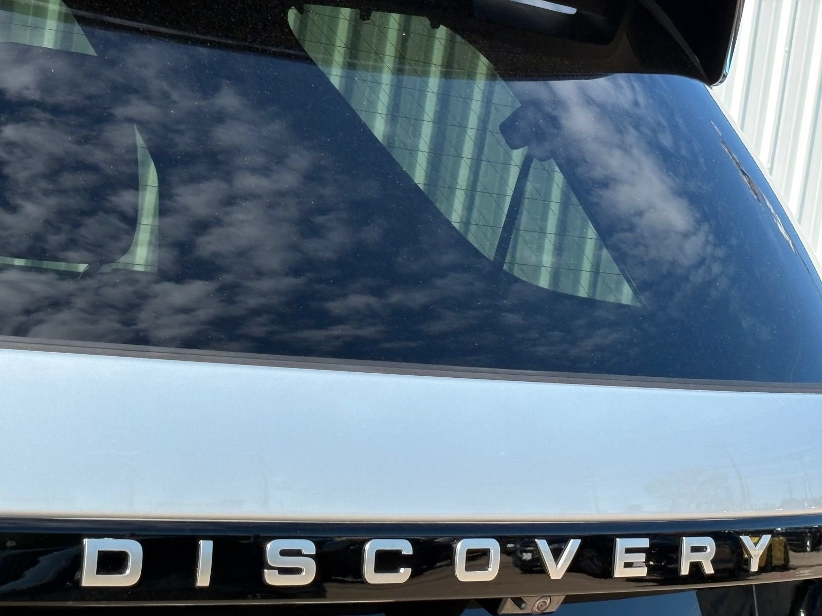 Used 2024 Land Rover Discovery Metropolitan Edition AWD/4WD image 12