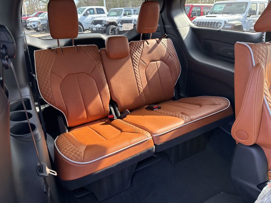 New 2026 Chrysler Pacifica Pinnacle AWD/4WD image 29