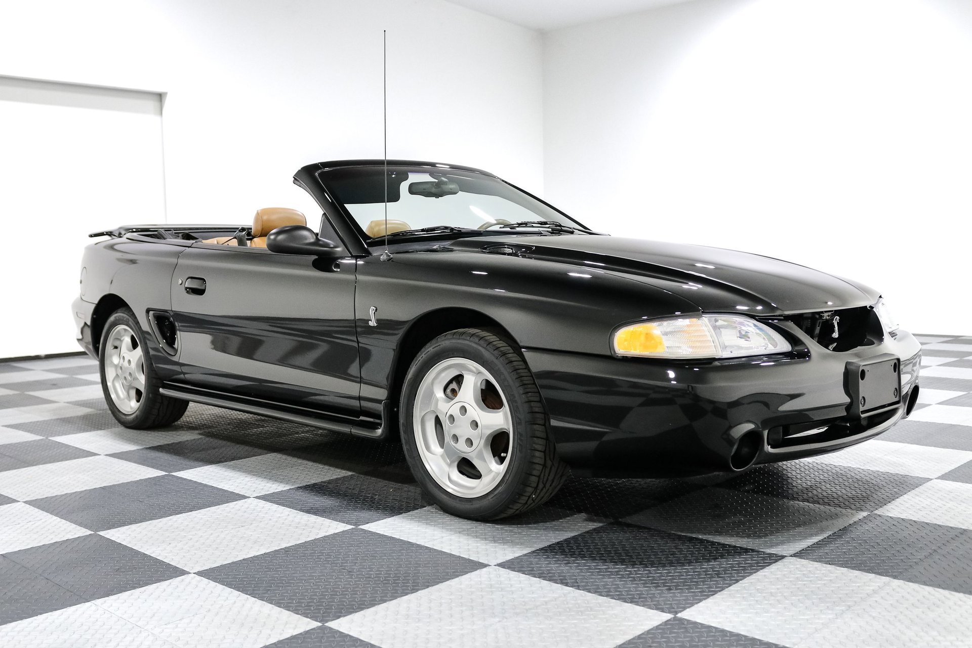Used 1995 Ford Mustang GT RWD image 1