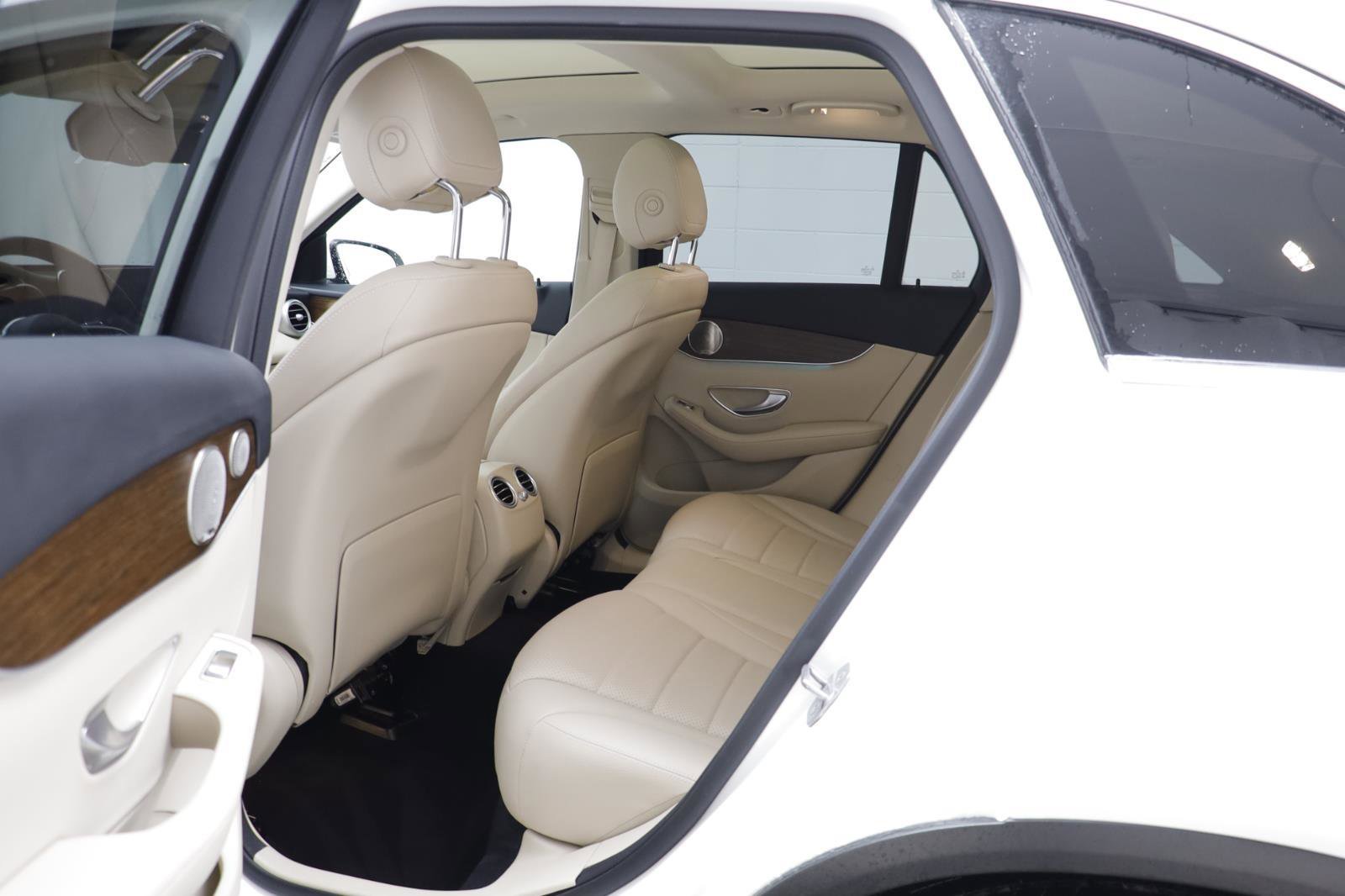 Used 2021 Mercedes-Benz GLC 300 4MATIC image 16