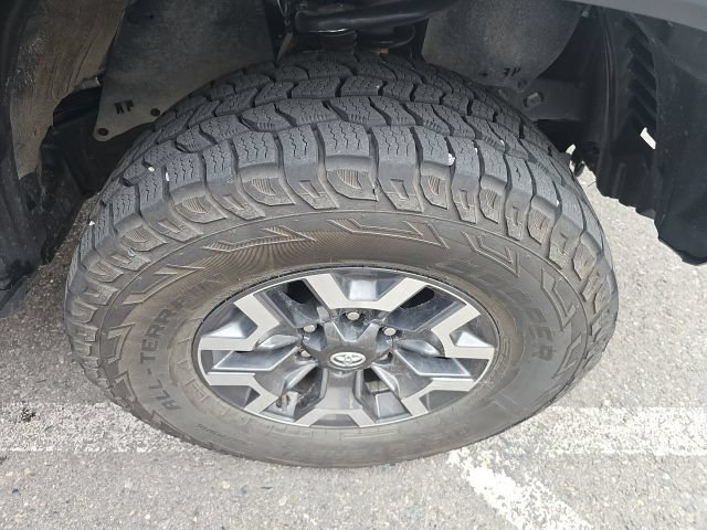 Used 2023 Toyota Tacoma TRD Off-Road AWD/4WD image 17