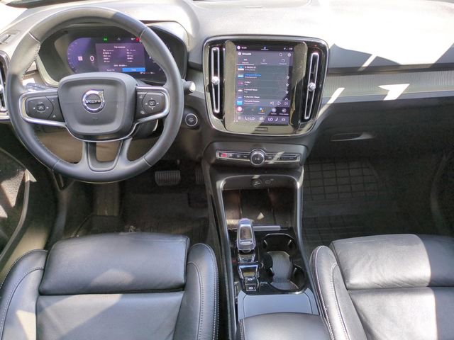 Used 2023 Volvo XC40 B5 Plus w/ Protection Package Premier AWD/4WD image 14
