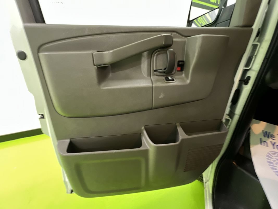 Used 2021 Chevrolet Express 2500 w/ Driver Convenience Package RWD image 15