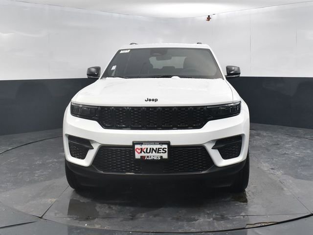 New 2025 Jeep Grand Cherokee Altitude w/ Trailer Tow Package AWD/4WD video 2