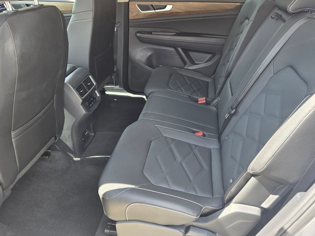 Certified 2026 Volkswagen Atlas SE FWD image 12