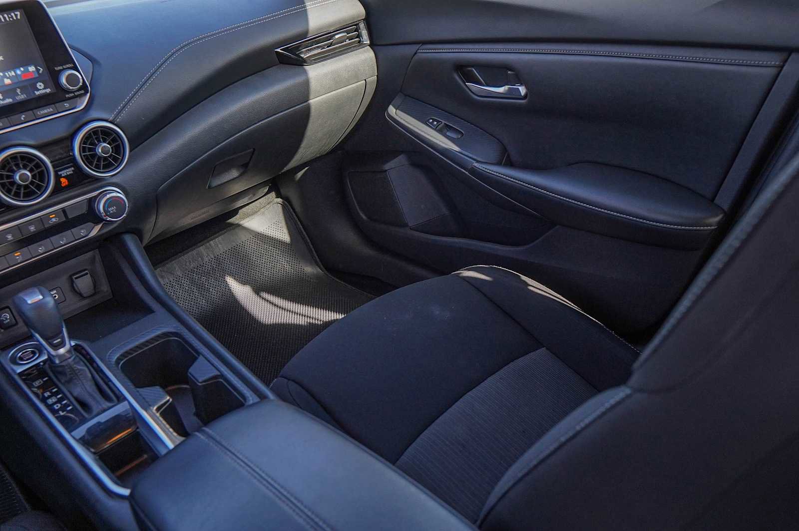 Used 2024 Nissan Sentra SV image 32