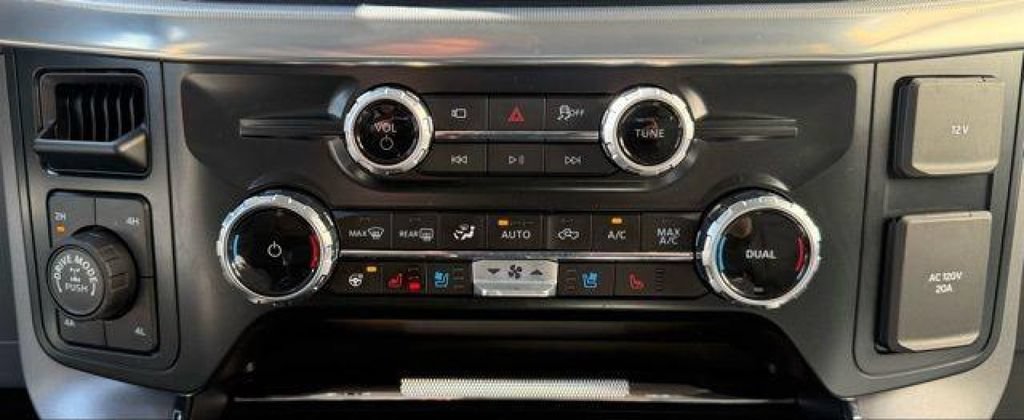 Used 2025 Ford F150 Lariat w/ Equipment Group 501A Mid AWD/4WD image 13