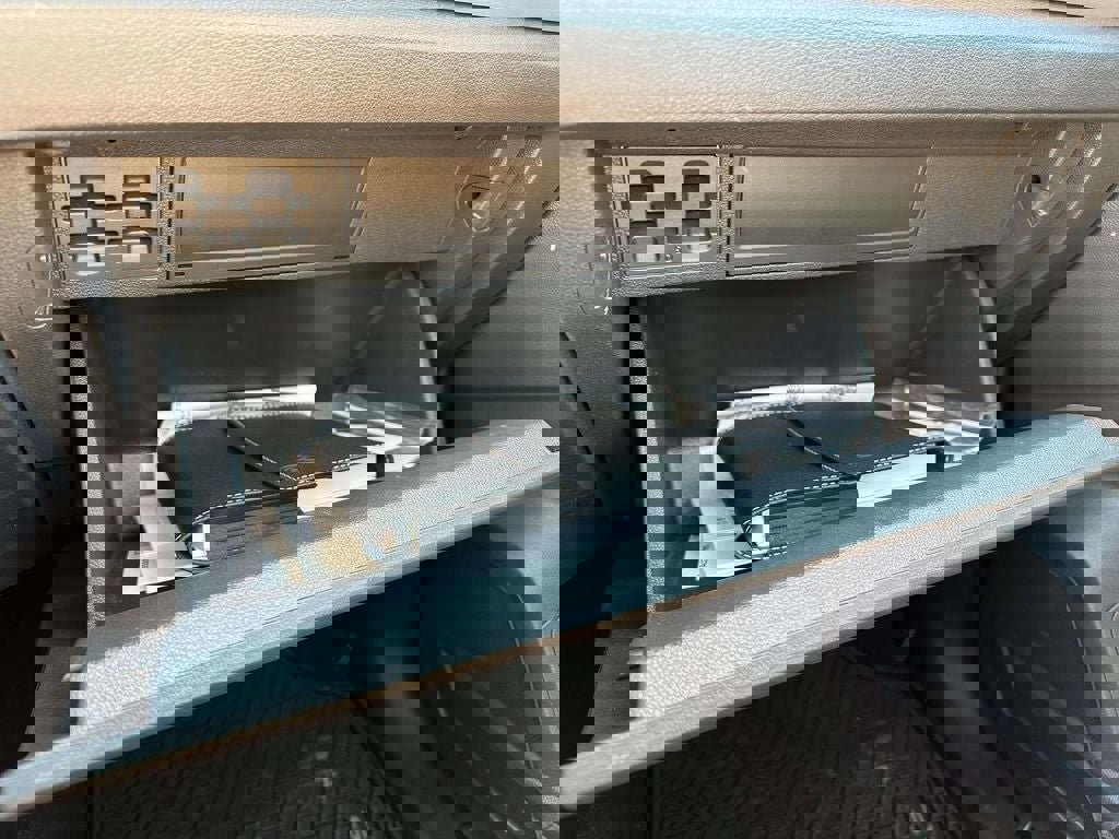 Used 2022 Volkswagen Atlas SEL AWD/4WD image 32