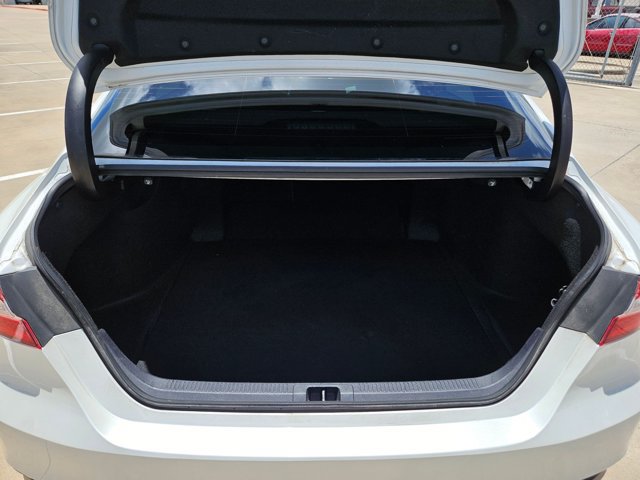 Used 2020 Toyota Camry XLE FWD image 6