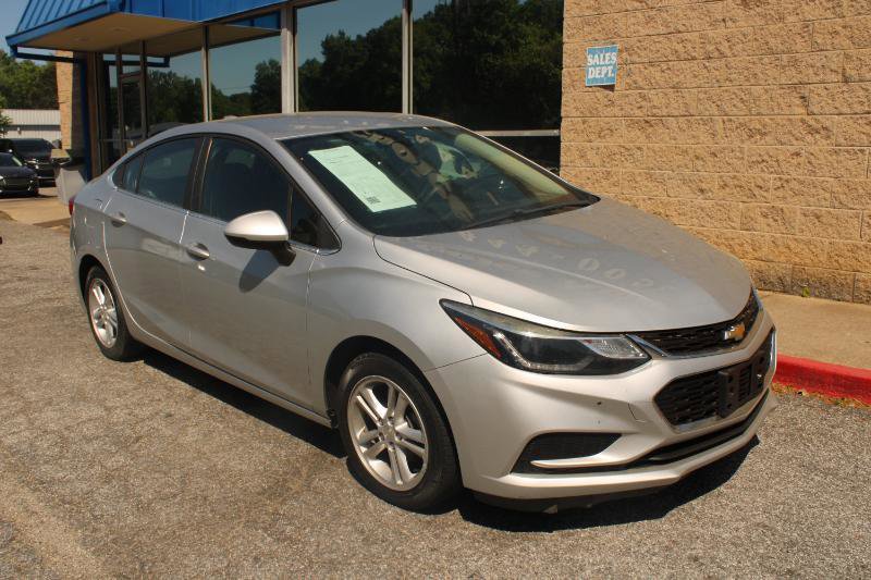 Used 2017 Chevrolet Cruze LT w/ Convenience Package FWD image 1