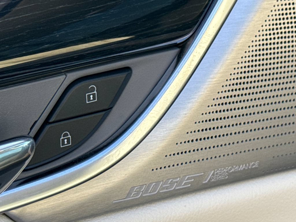 Used 2024 Cadillac XT6 Premium Luxury w/ Technology Package FWD image 24