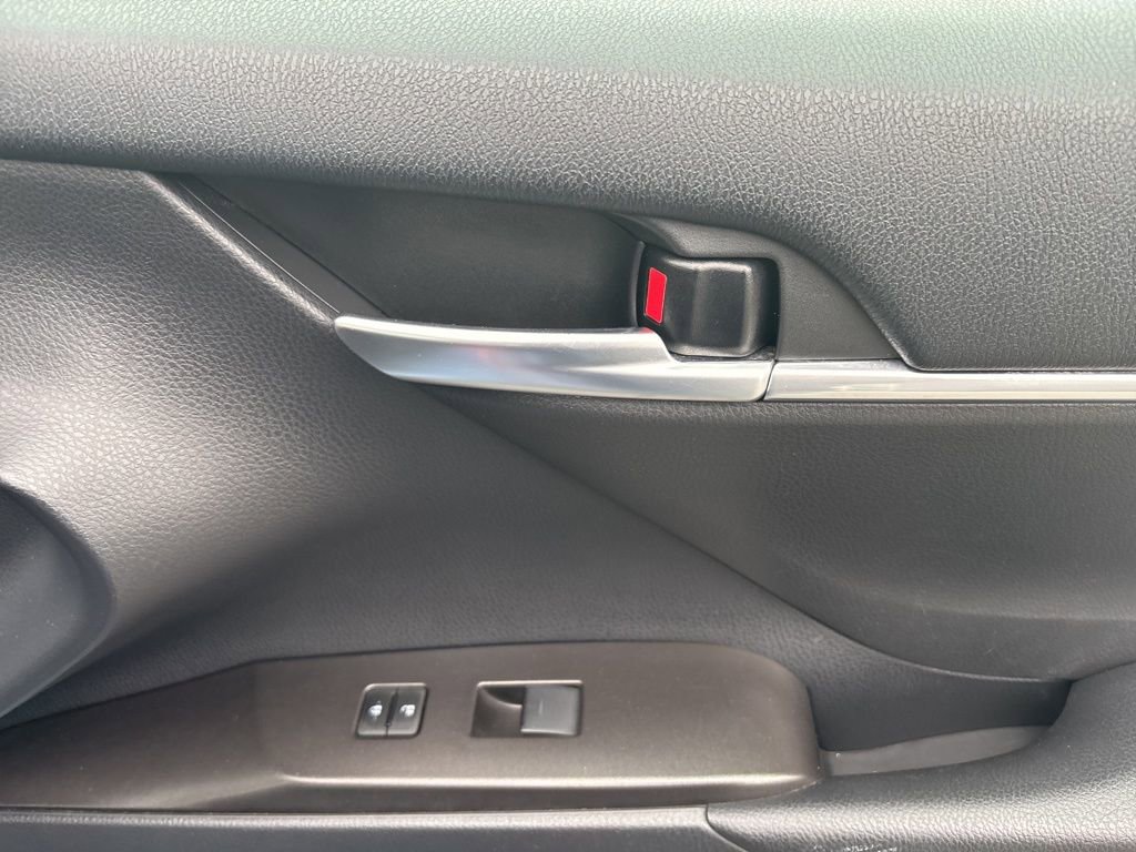 Used 2024 Toyota Camry SE w/ Cold Weather Package FWD image 27