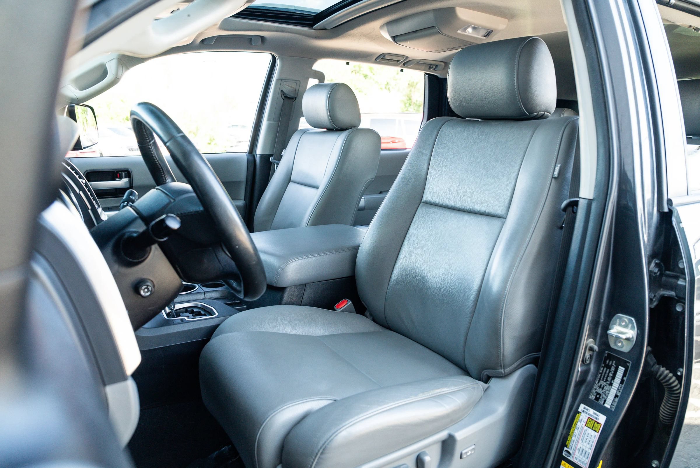 Used 2019 Toyota Sequoia Limited w/ Safety & Convenience Package AWD/4WD image 17