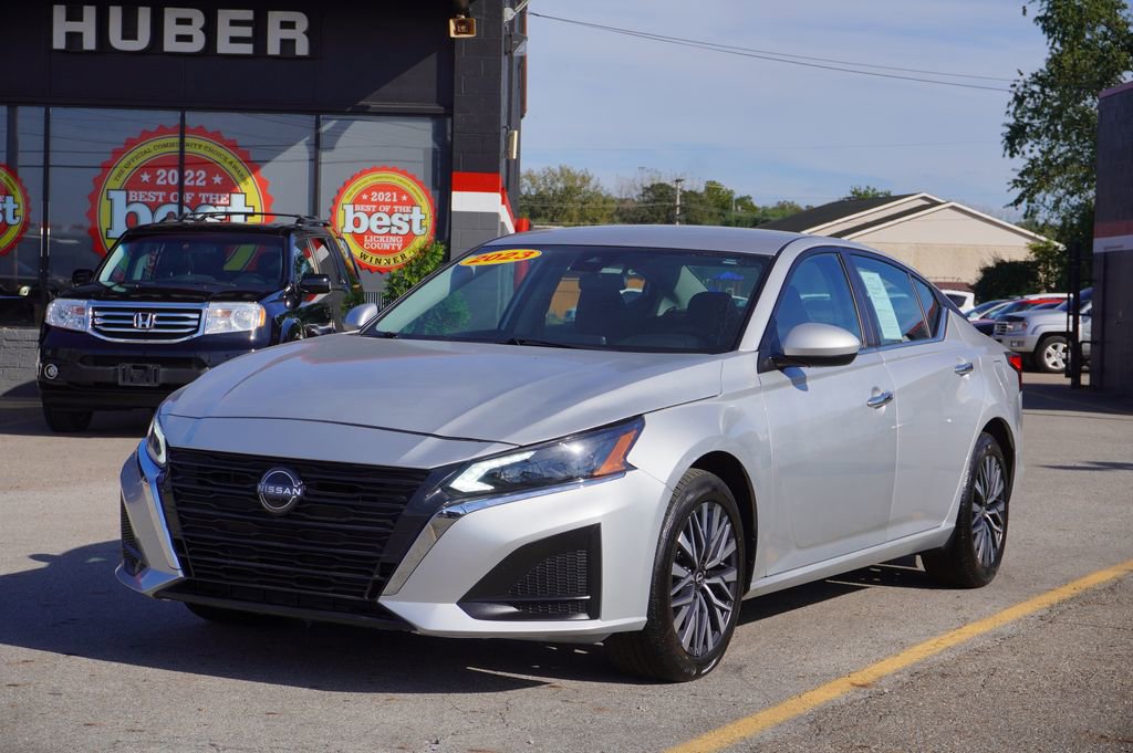 Used 2023 Nissan Altima 2.5 SV image 3