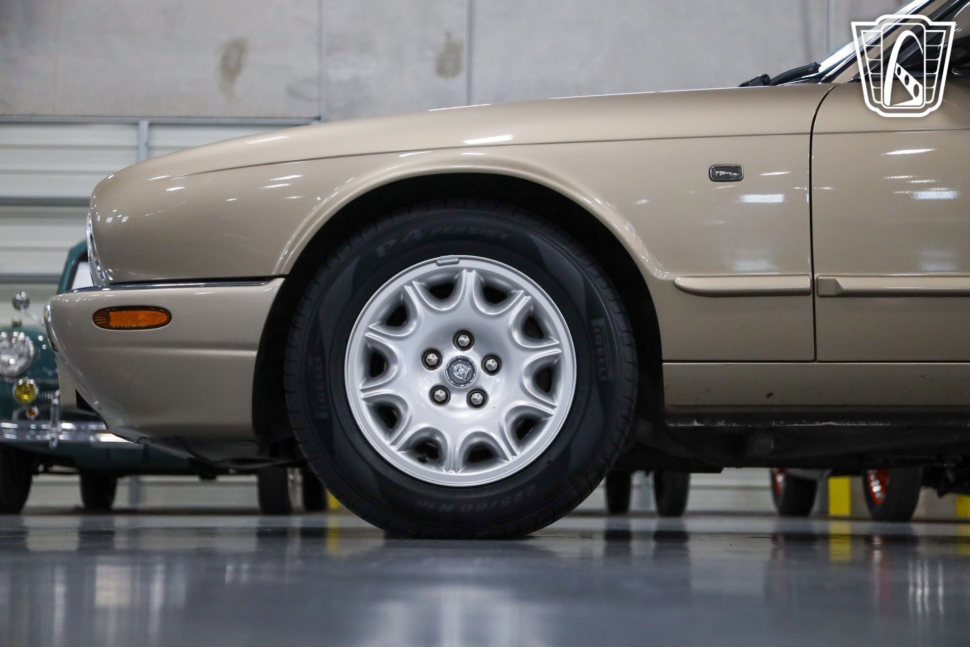 Used 2001 Jaguar XJ8 image 21