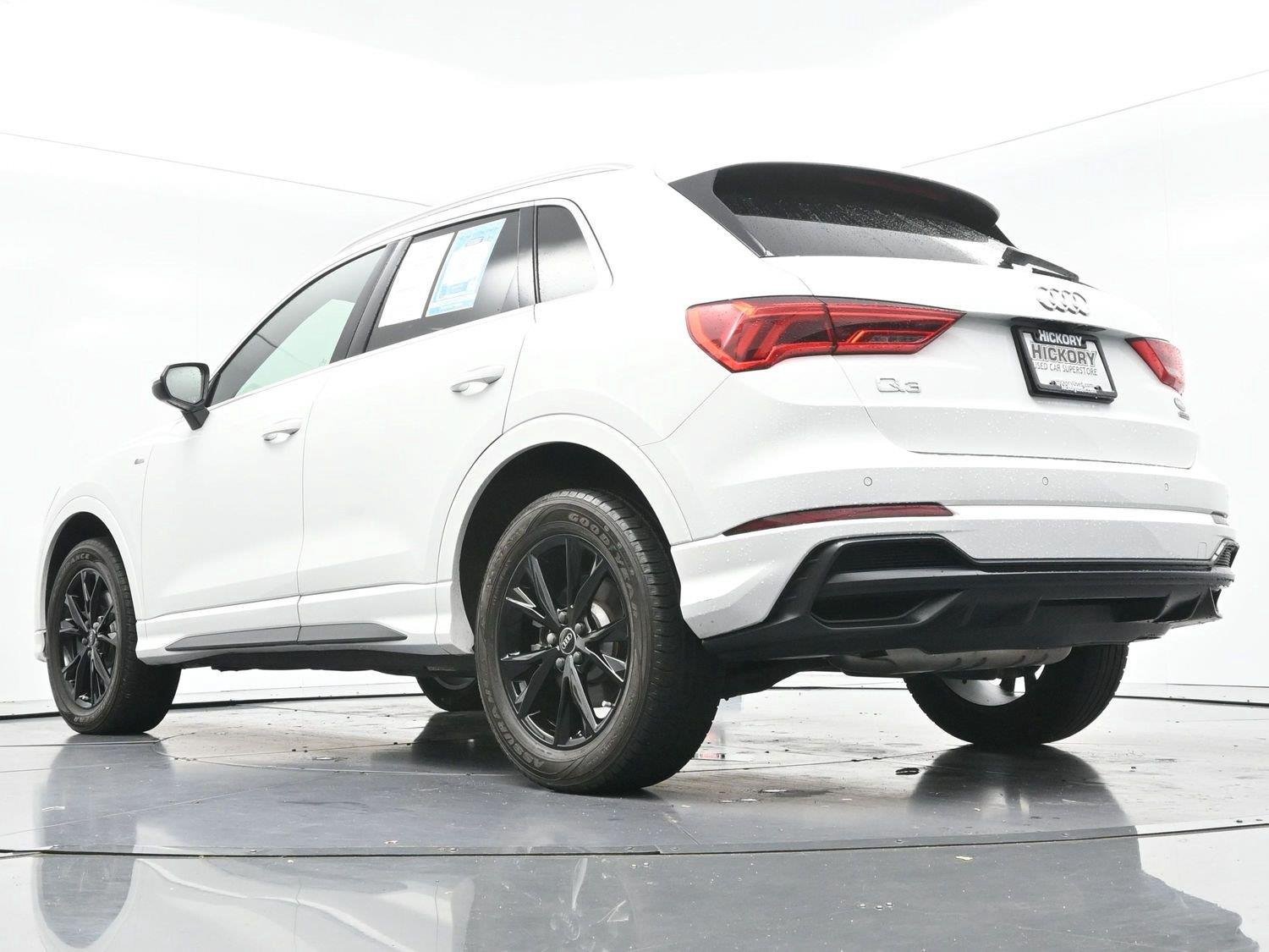 Used 2021 Audi Q3 2.0T Premium w/ Convenience Package AWD/4WD image 37