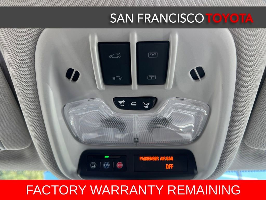 Used 2022 Chevrolet Bolt EUV Premier w/ Sun & Sound Package FWD image 29