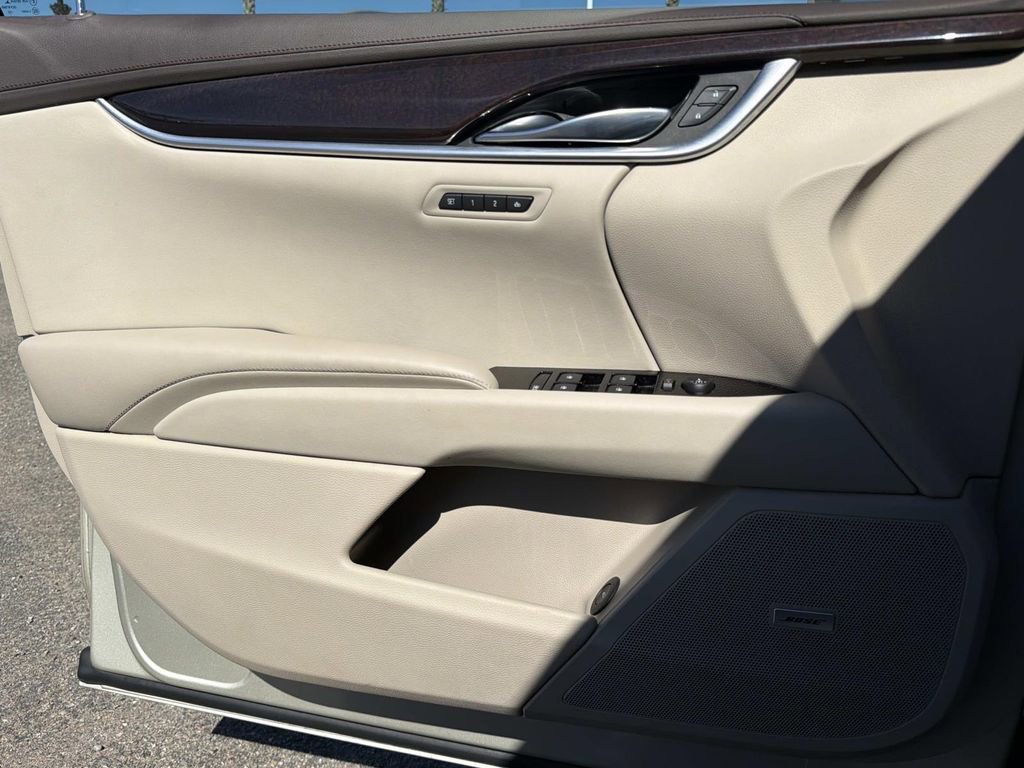 Used 2016 Cadillac XTS Luxury image 17