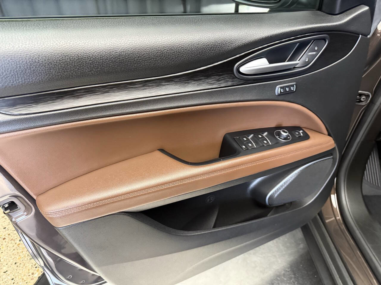 Used 2018 Alfa Romeo Stelvio AWD image 19